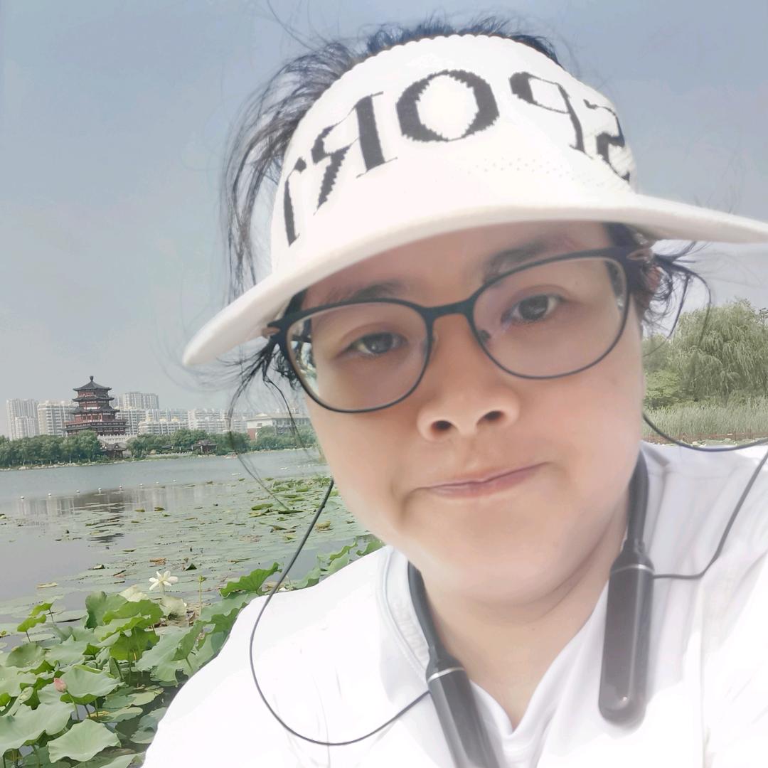 虫儿翩翩