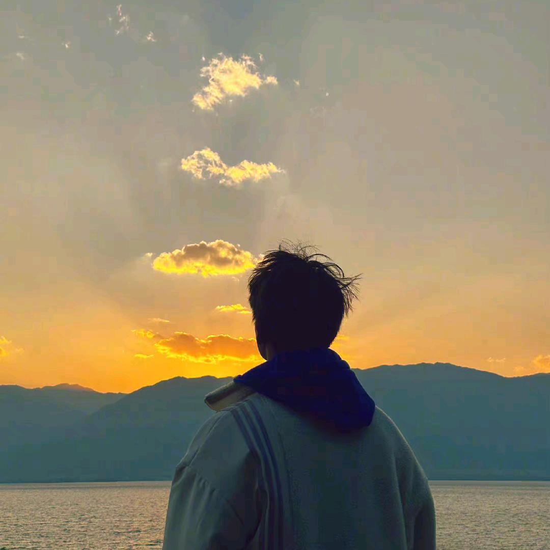 小鲸鱼🐳and小羽毛🎐