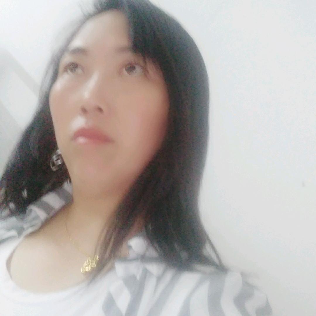 黔西大姐《小杨》孤单一人。