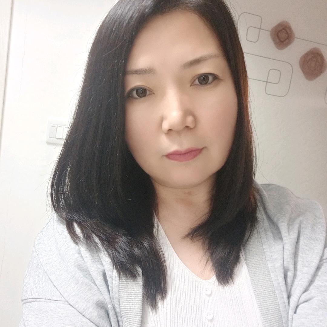 不爱胭脂爱乾坤