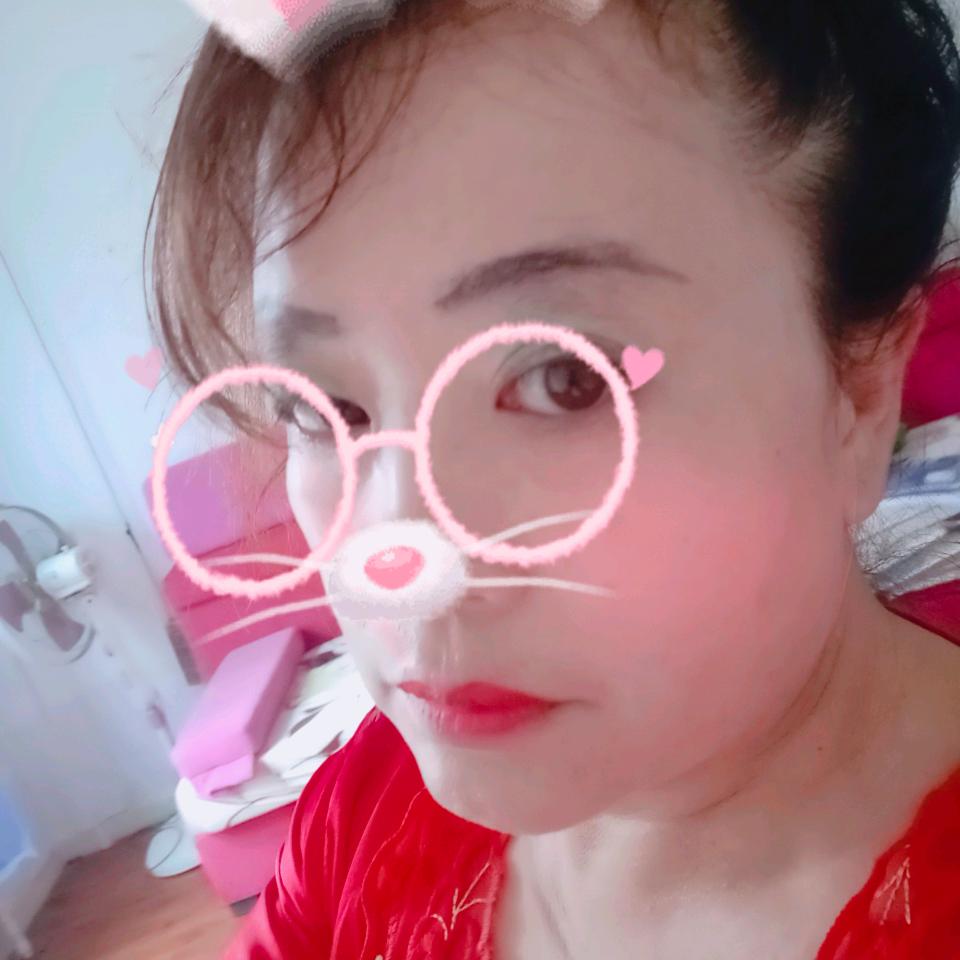 荷塘诗卉
