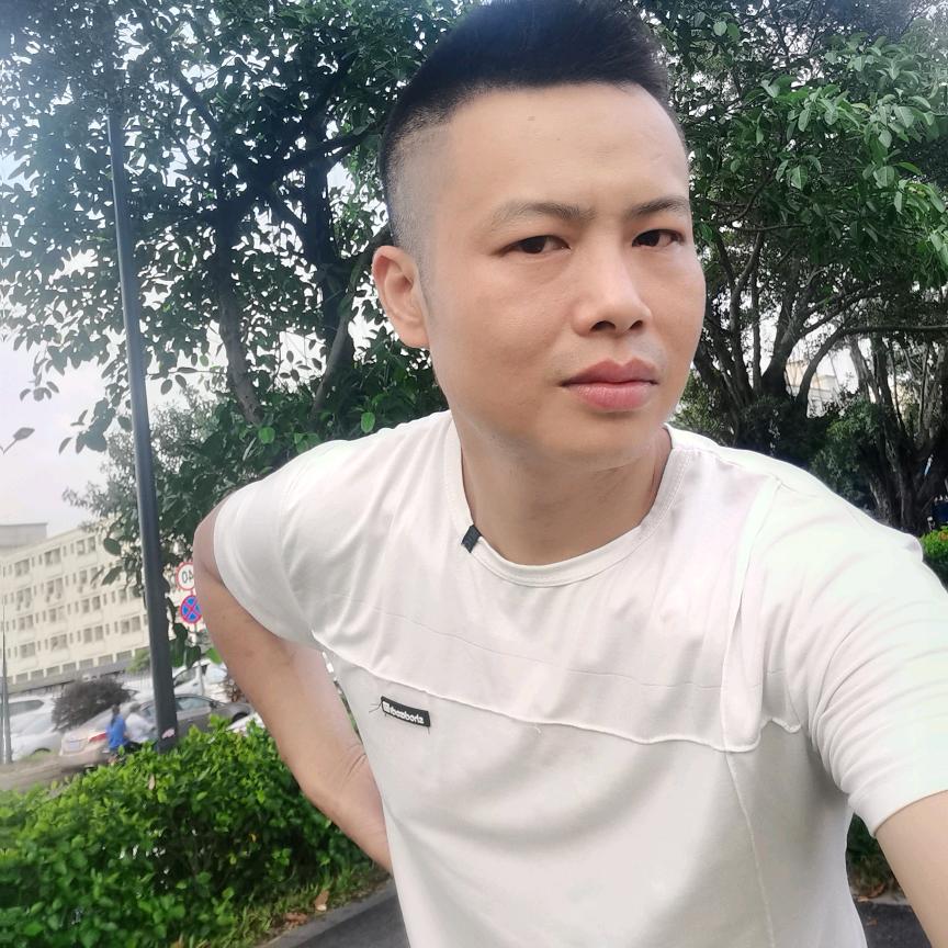 小弟啊鹏.