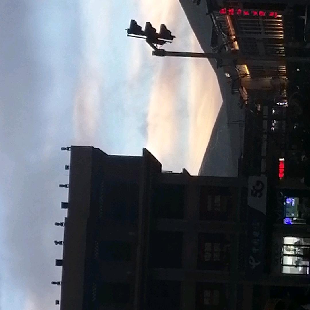 举杯邀明月，低头思故乡。头像