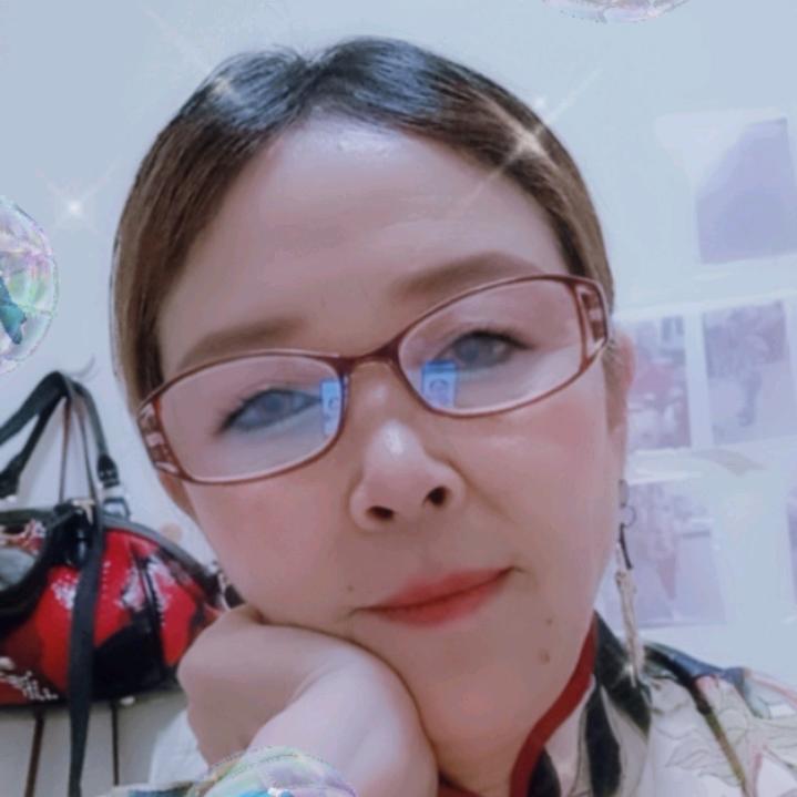 伟英