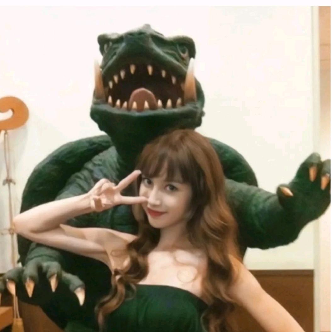 W芋泥吧唧一口吃掉