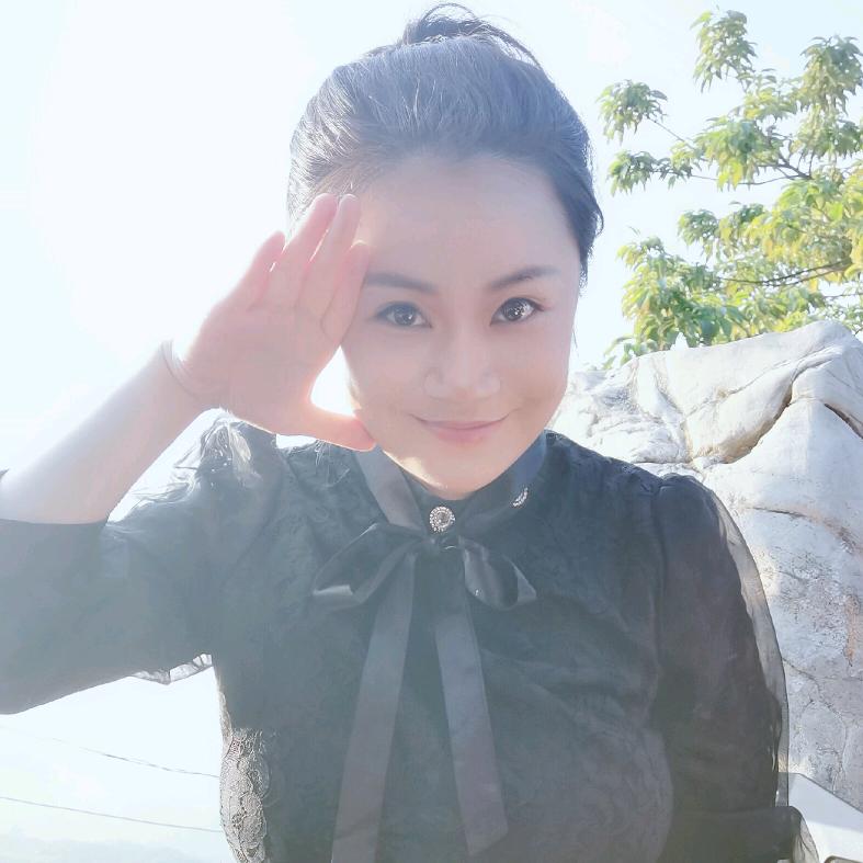 菊子吖
