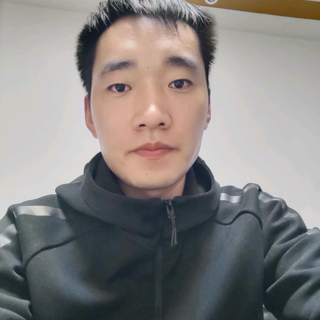 卢小东-郑州万乘二手车批发