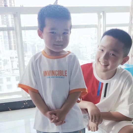 除了坚强 别无选择