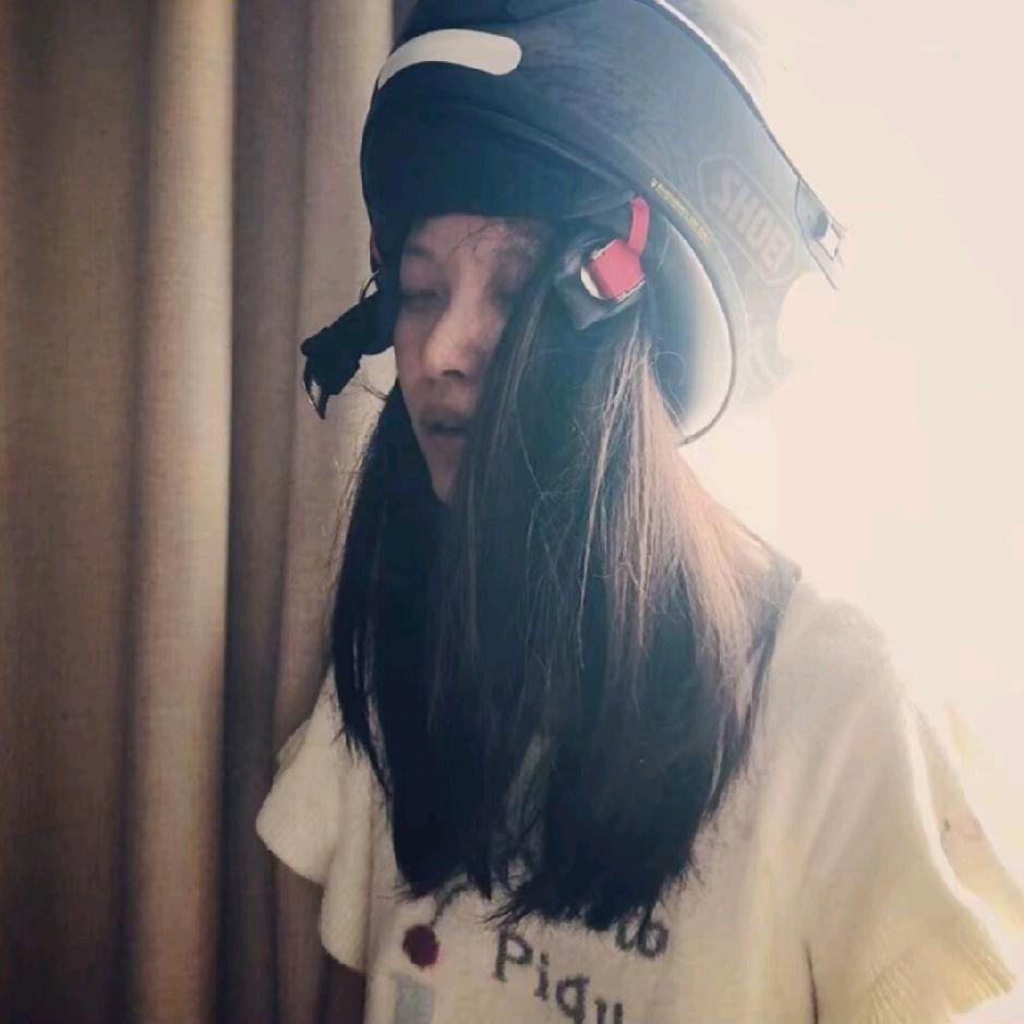 跳起来打你膝盖❗