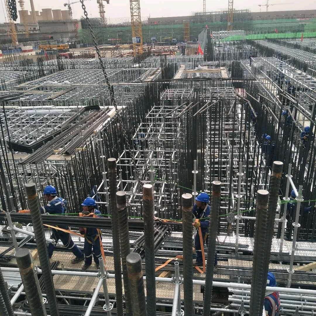 春申门下三千客，小杜城南五尺天