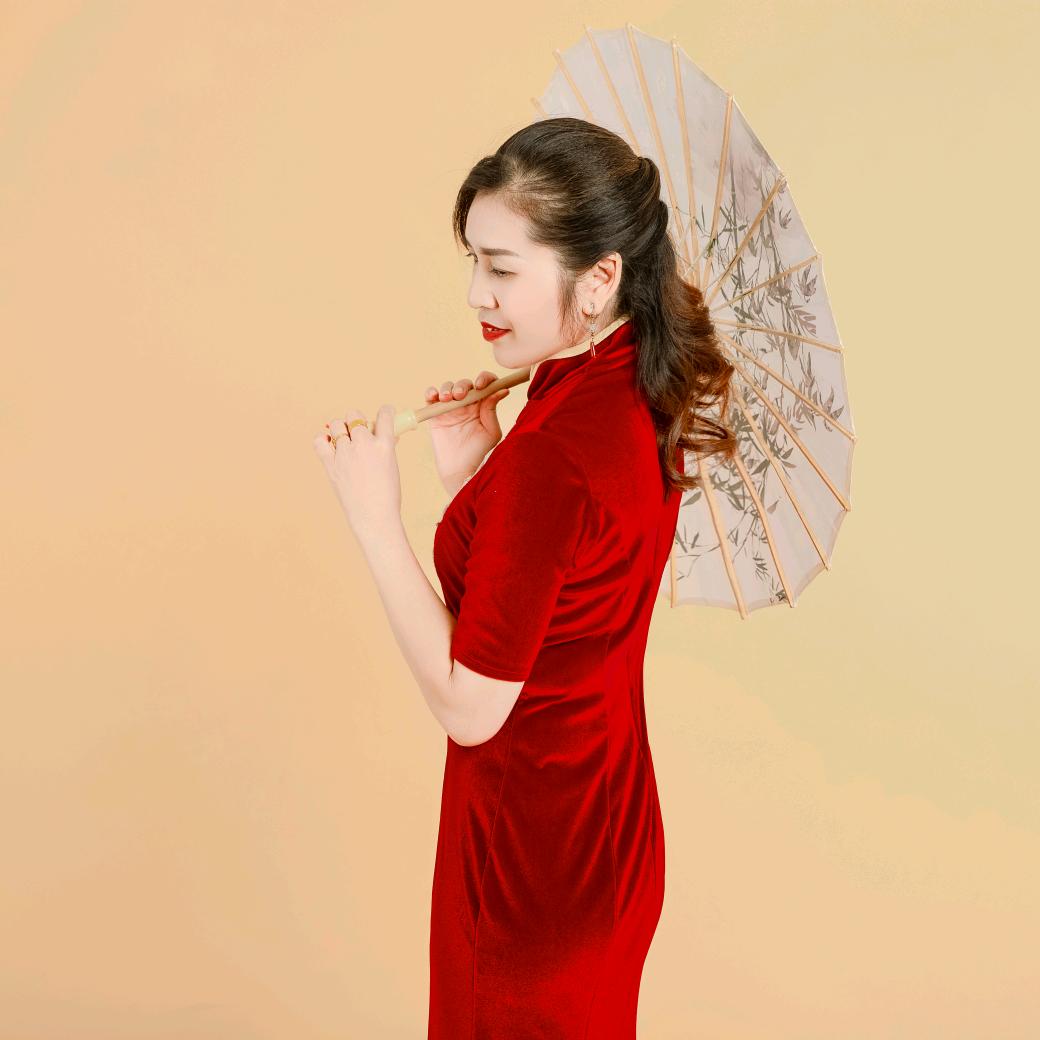 英子