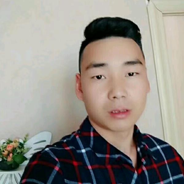 微笑的背后是心酸