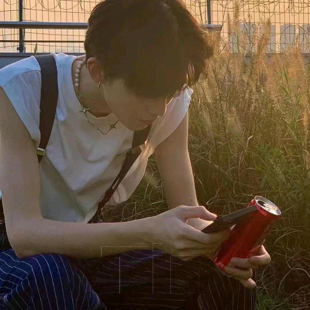 初夏头像