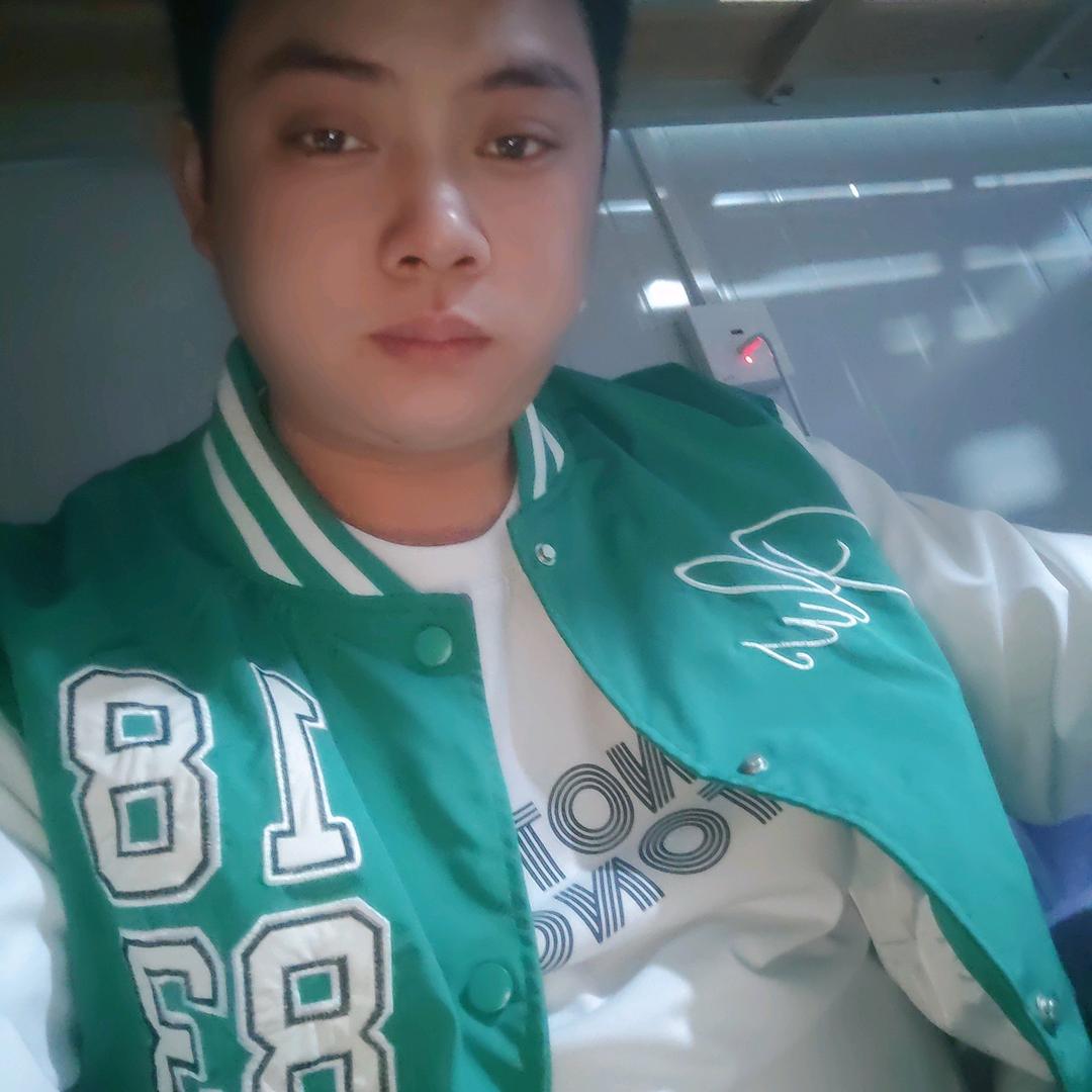 《小艺》