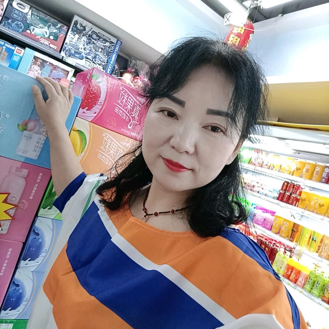 彼此牵手一起走