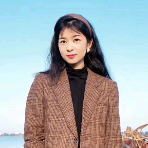 英子