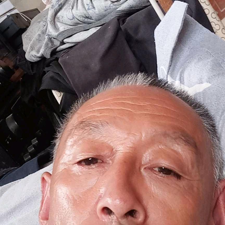 东方不亮，西方亮。