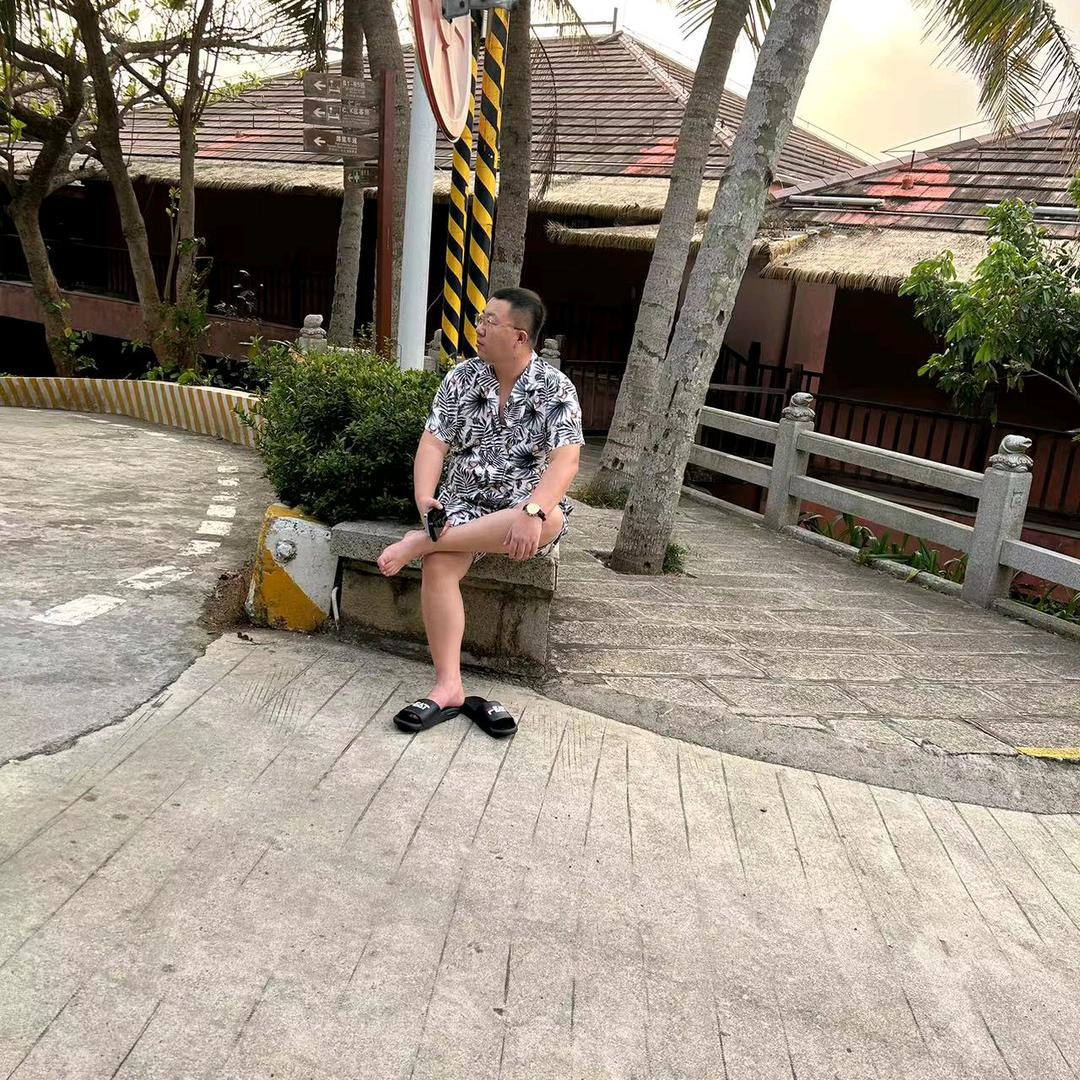 佟老板啊！