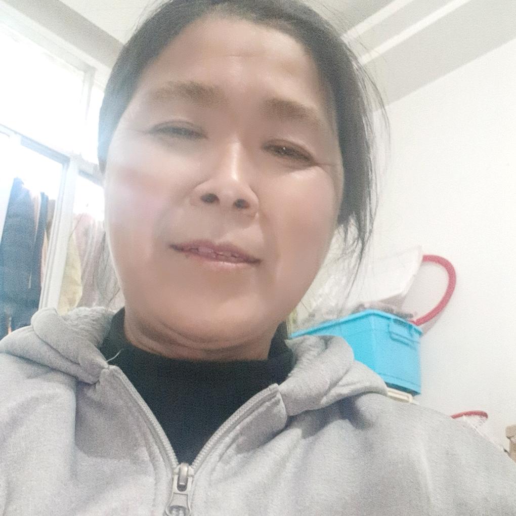 微笑掩饰一切