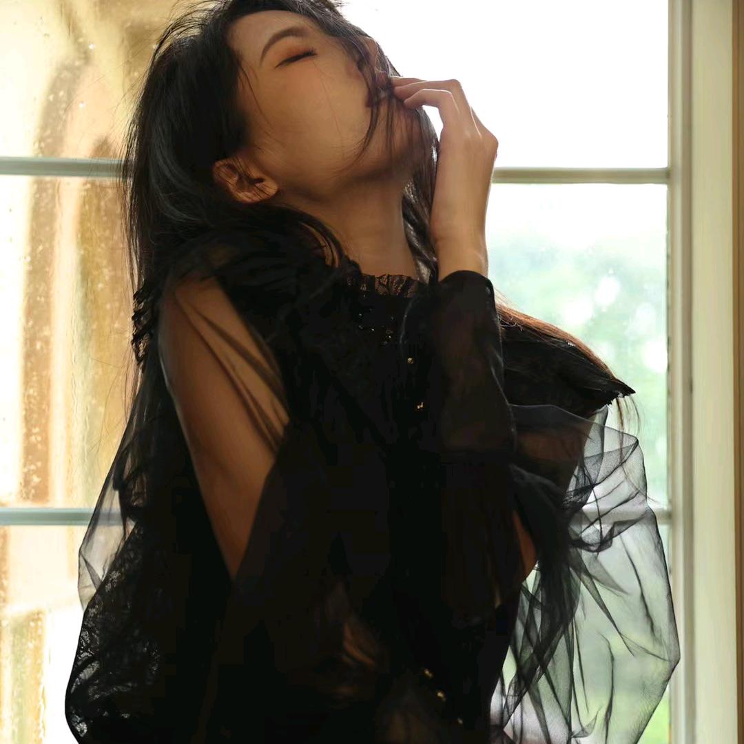 高端女装杨杨