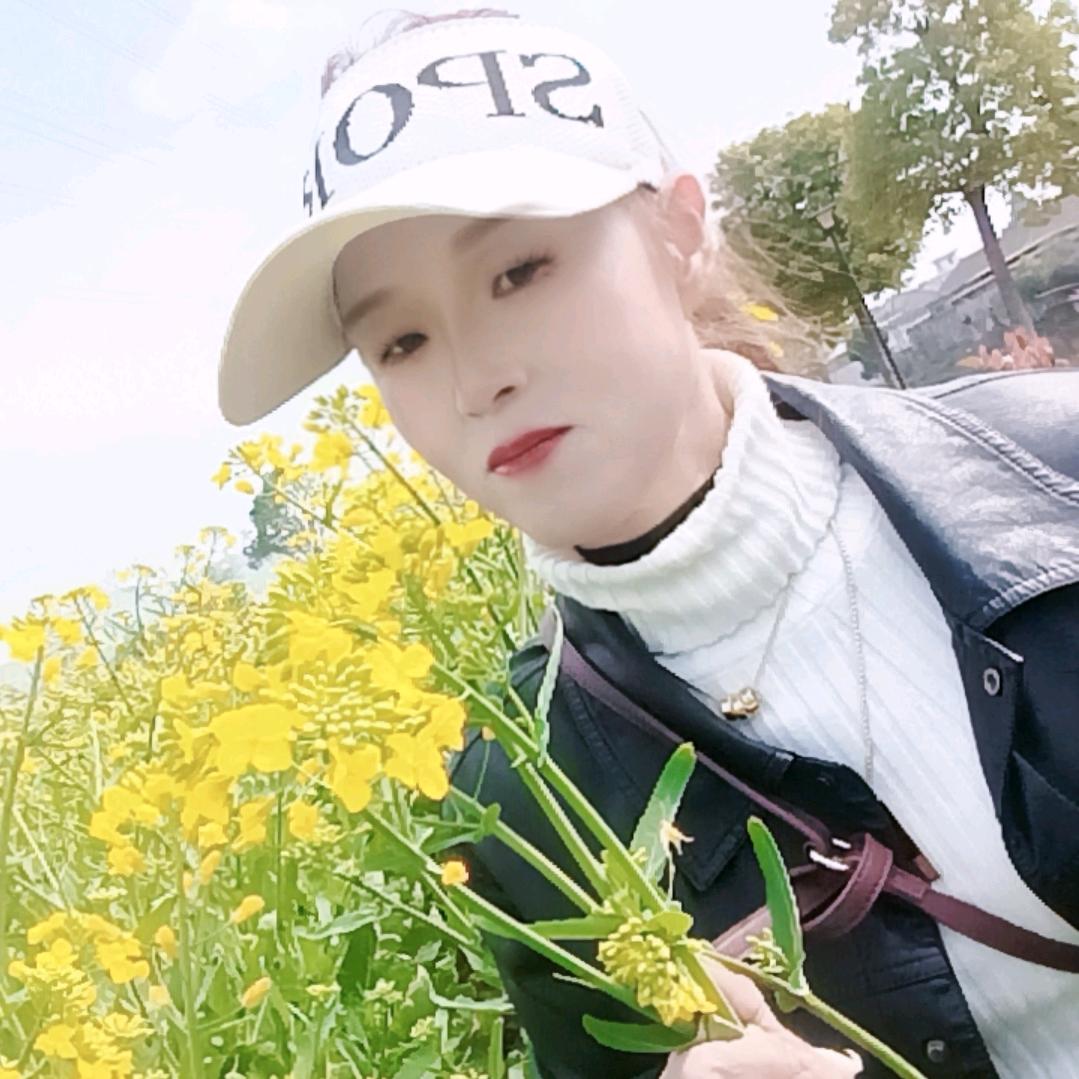 开心快乐小姑娘