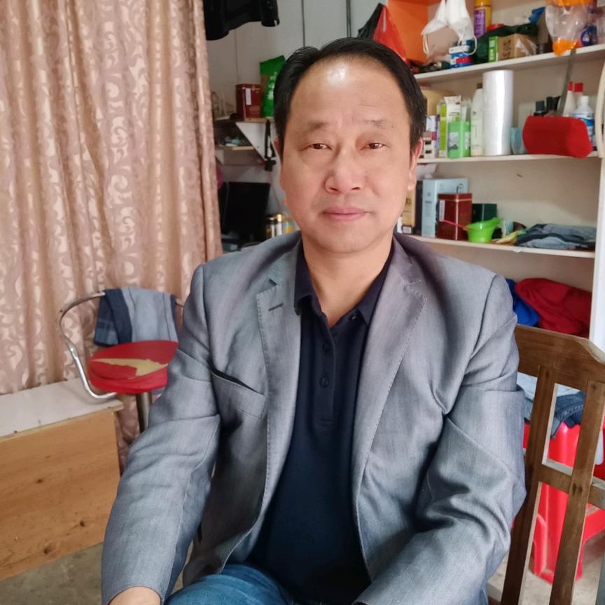 陈，传统理发服务，