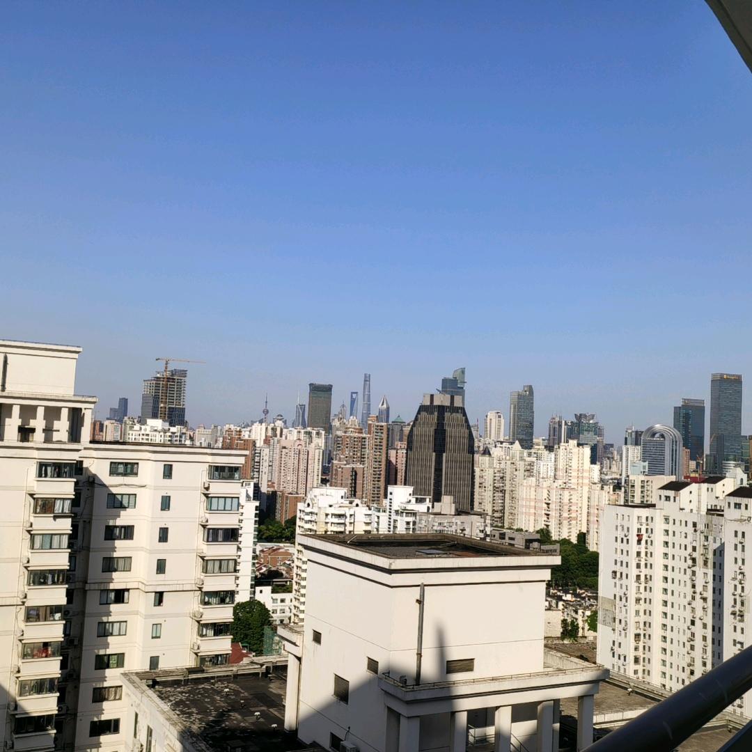 忆峥嵘往昔，且行且珍惜