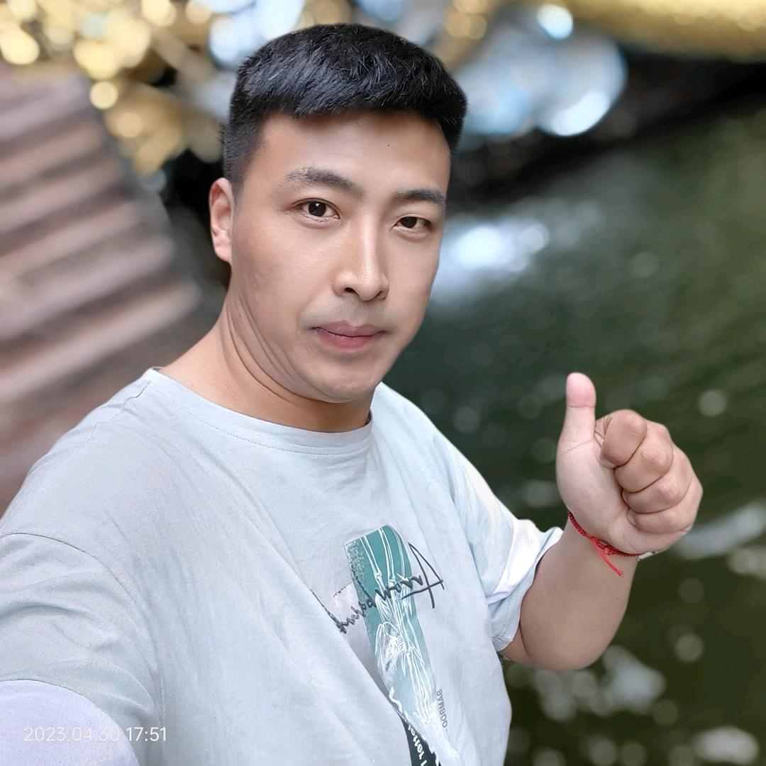 ぱNo^,^执着鸢_/~↘