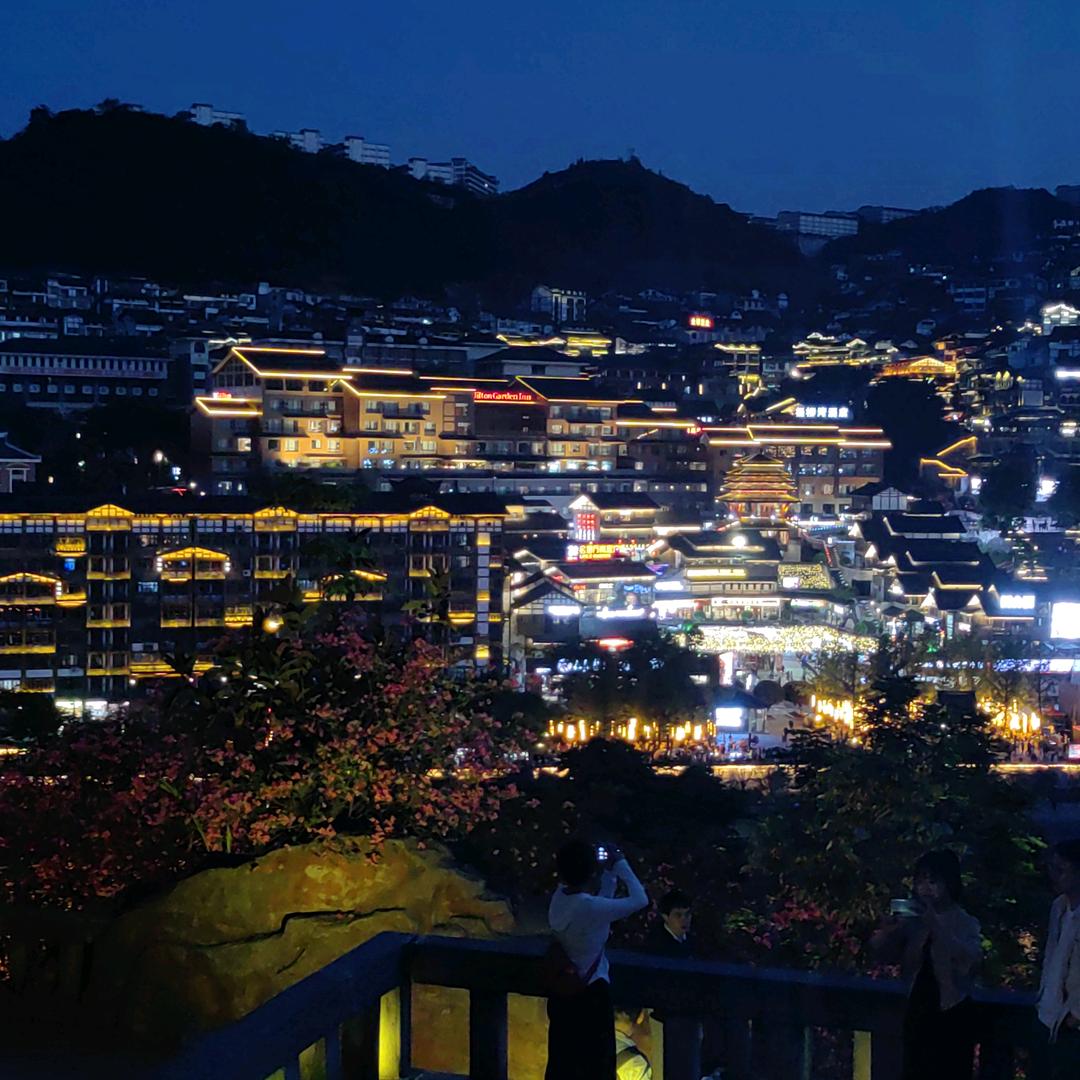 蓝色白色