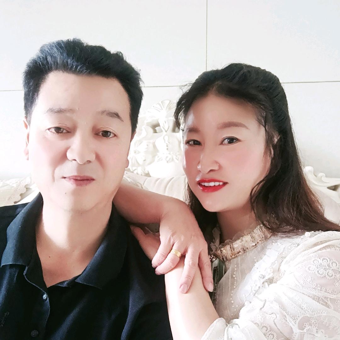 两个孙子的爷爷奶奶