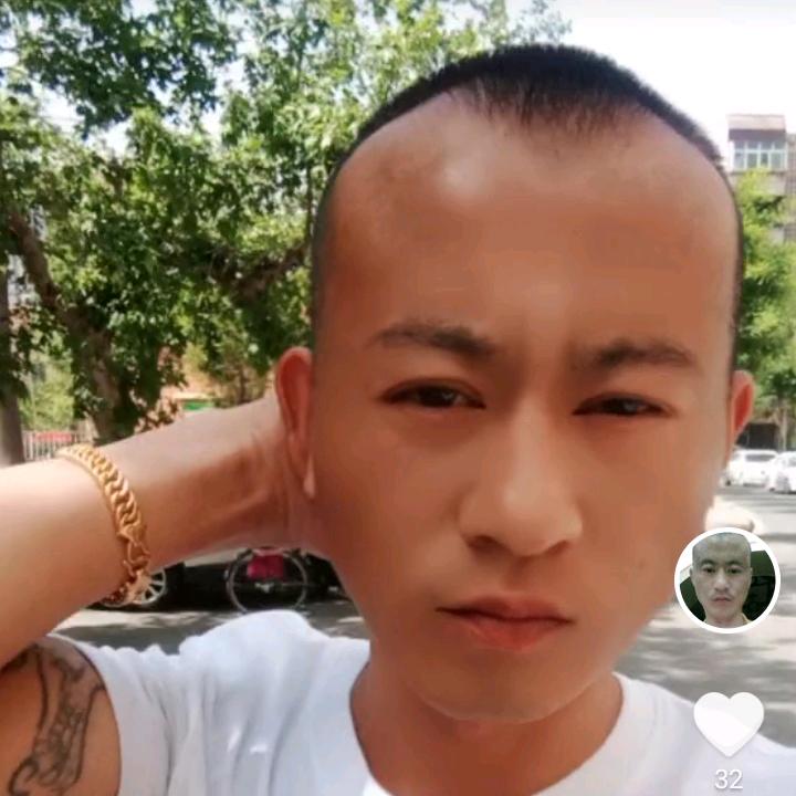 靖文闯