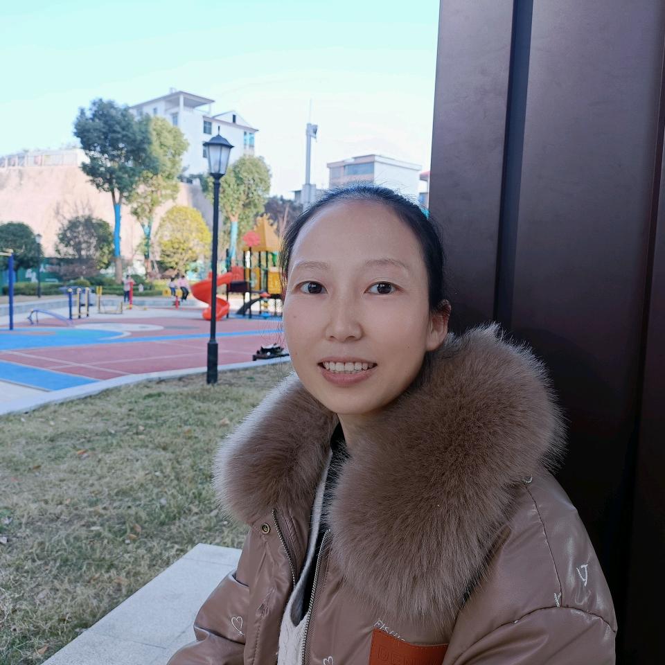 阿丽吃喝玩乐