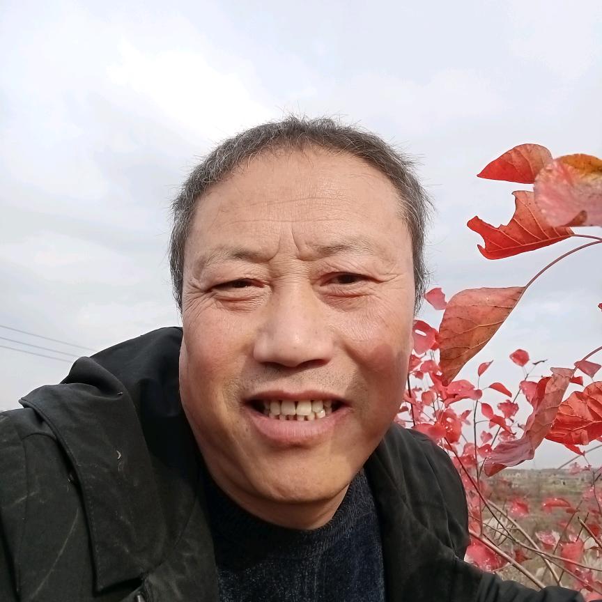 老冯爱唱歌