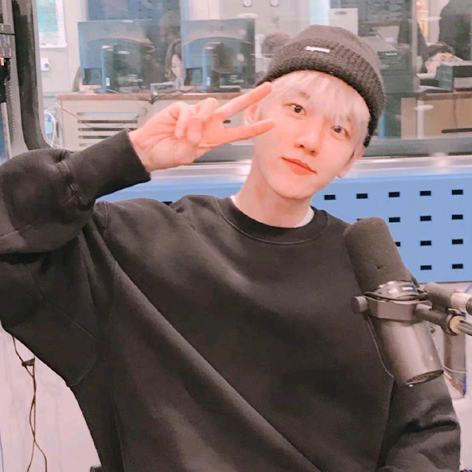 谁人不爱简隋英