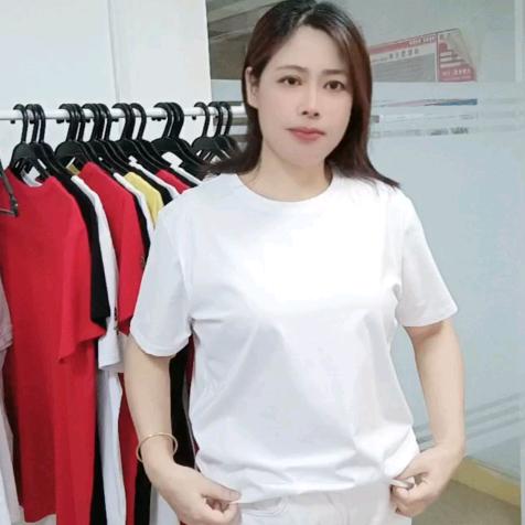 小小服装工厂店