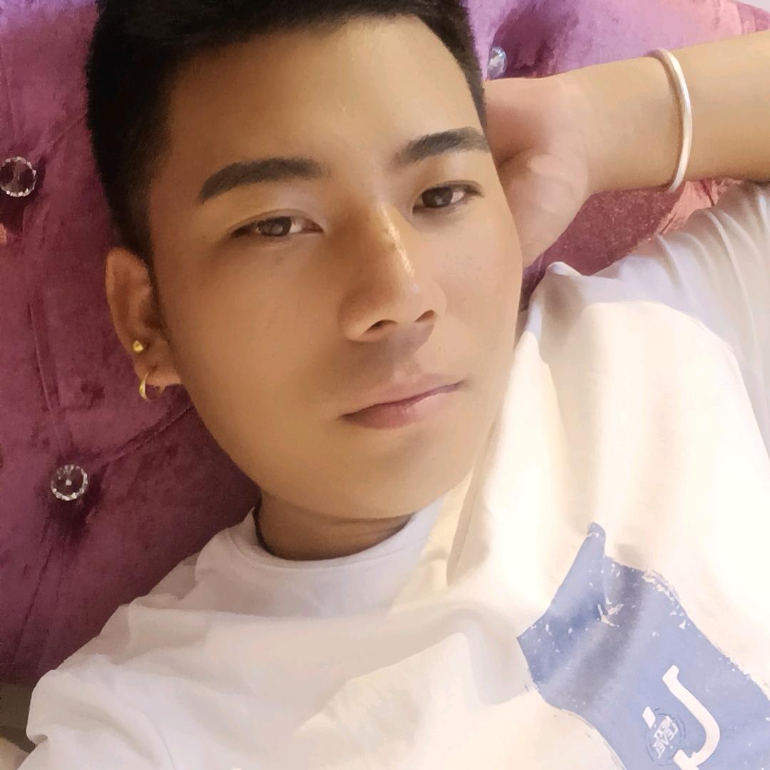 彜家小伙组团（罗小宝）