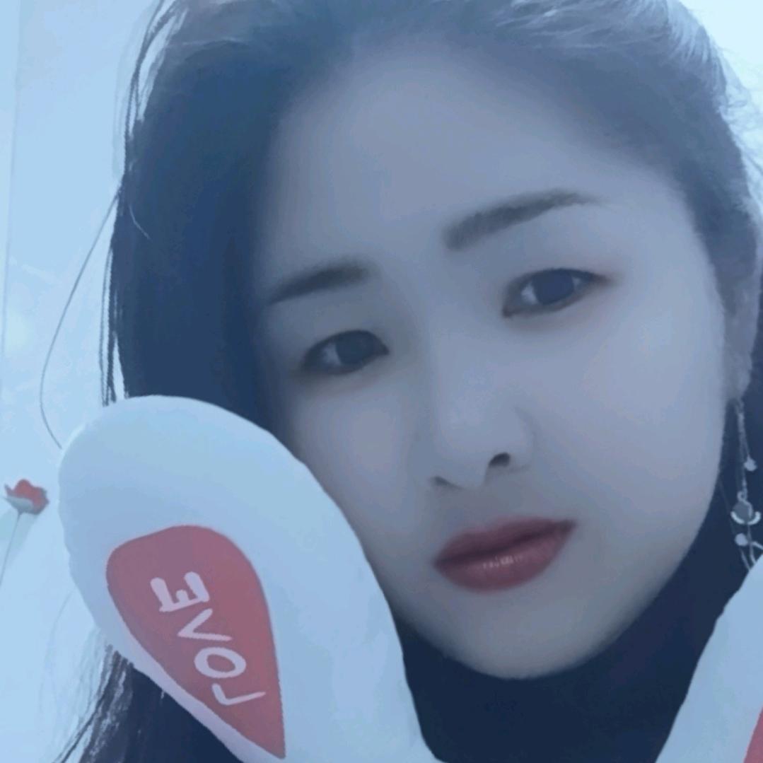 随风飘扬。