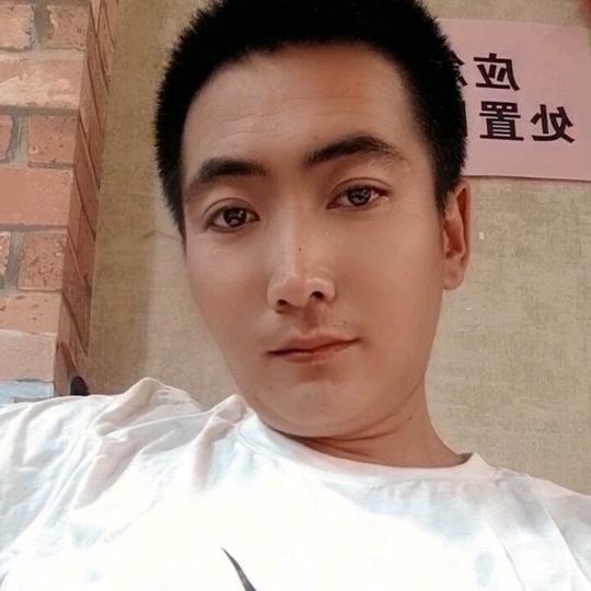 阿龙阿龙