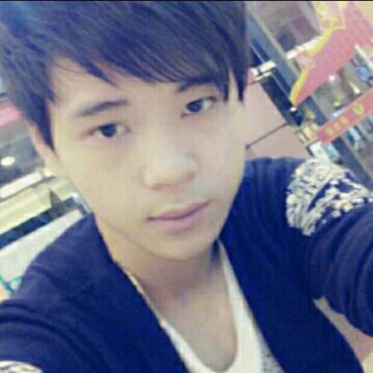 蓝天开心零食店（厨窗营业）