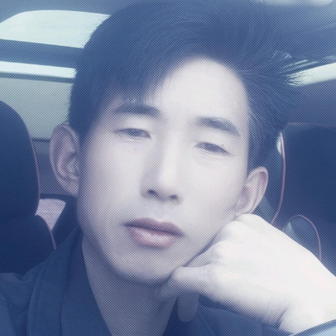 伤心的人是我