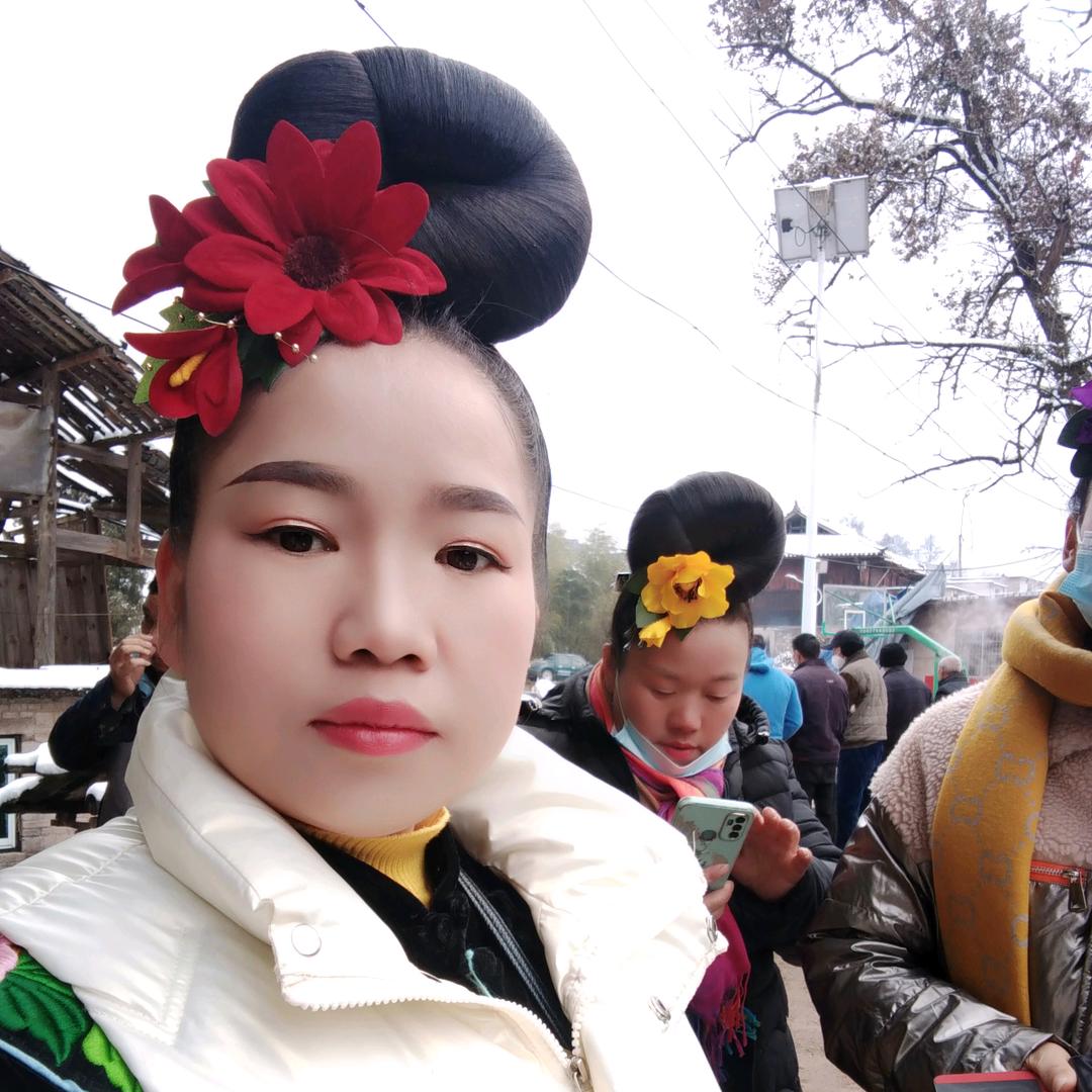 杨丽