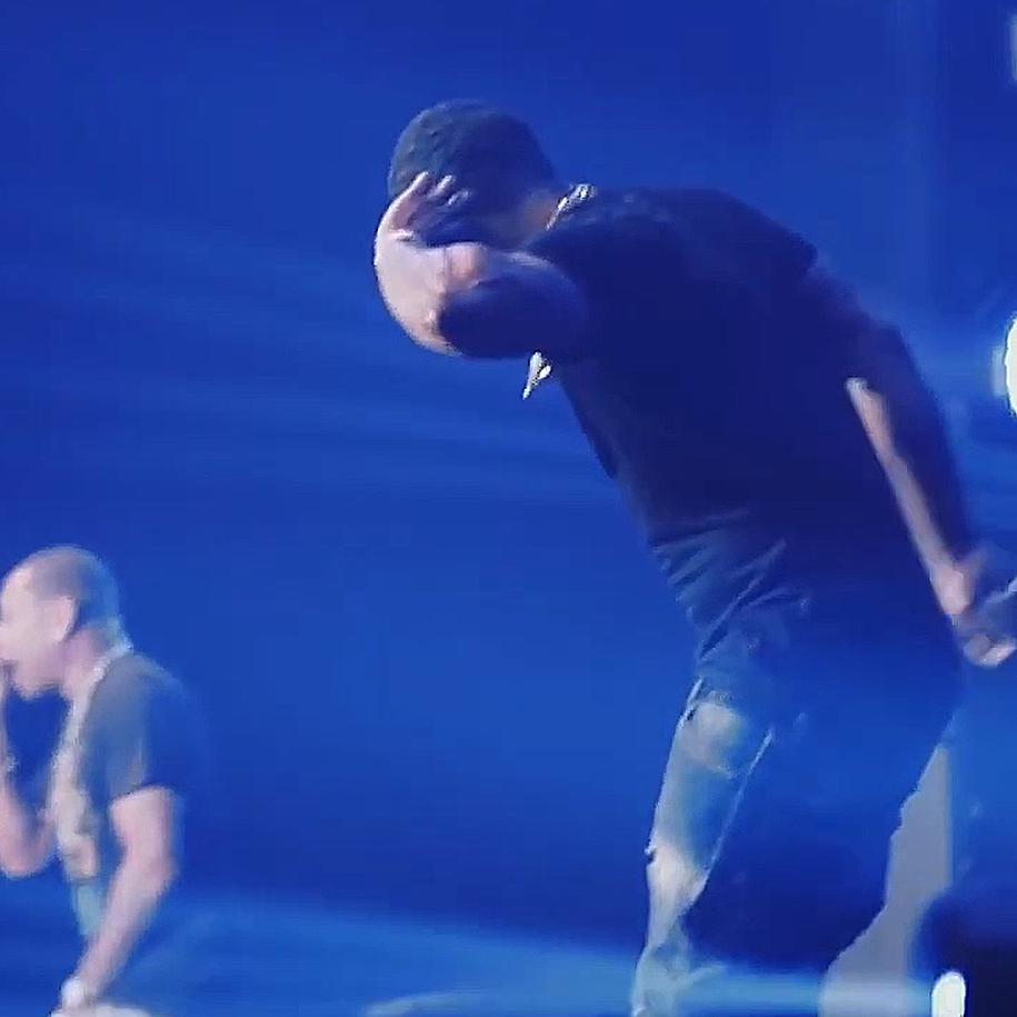 抖起DJ（优盘在橱窗）