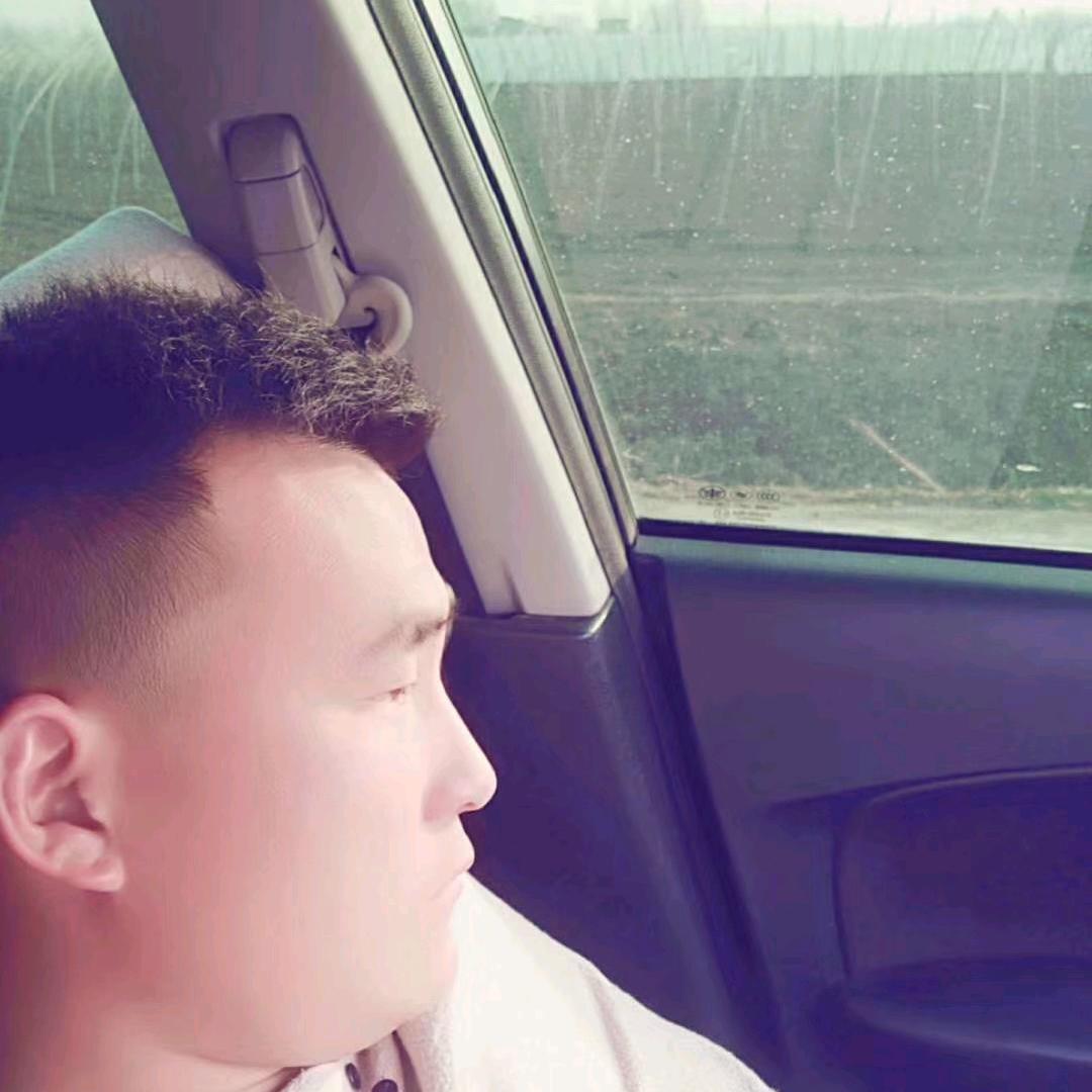 张鹏在农村（种美都西瓜）