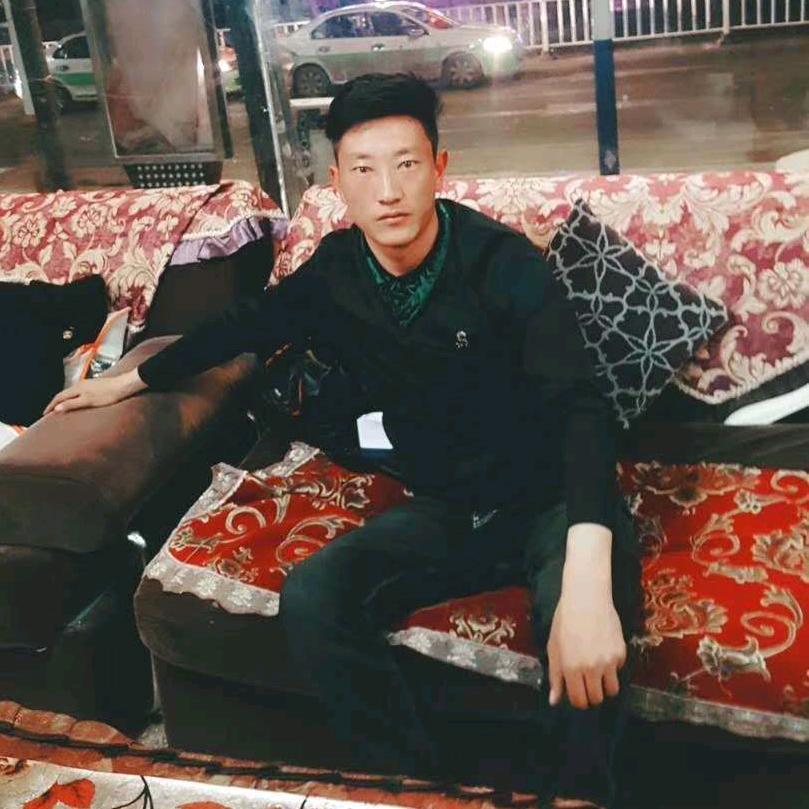 西藏男子
