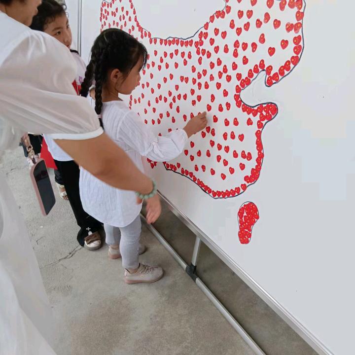 爱古诗词爱朗诵的晓羽