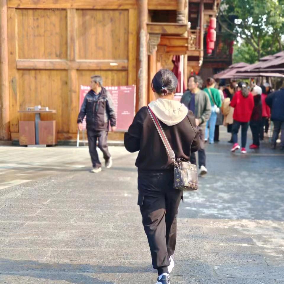 平昌米奇儿童漆巨姐