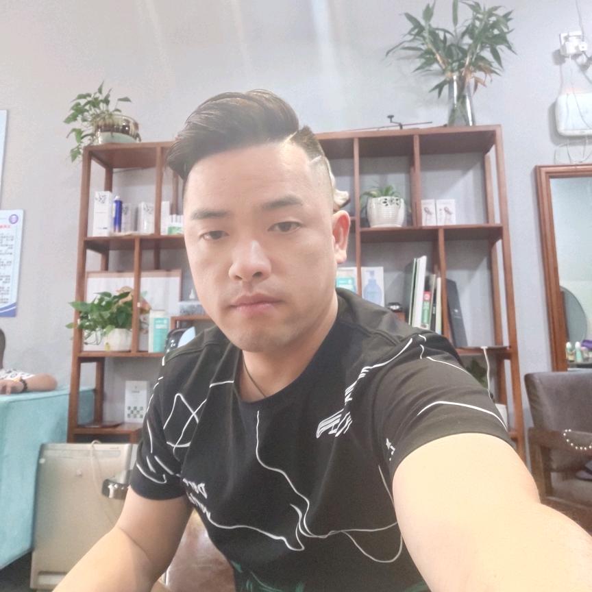 简单快乐(✪▽✪)龙哥