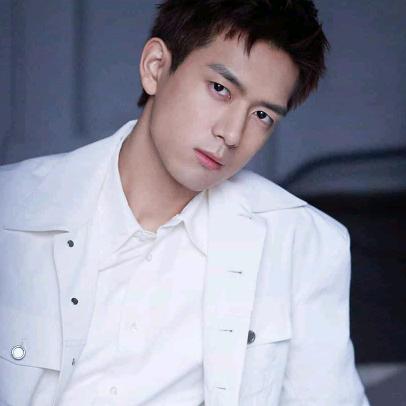 玉 哥、爱 唱 歌