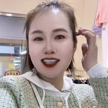 心儿女装店