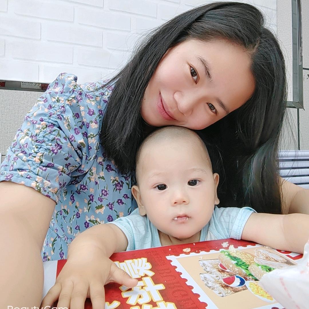 刘烁烁妈妈（摆摊）